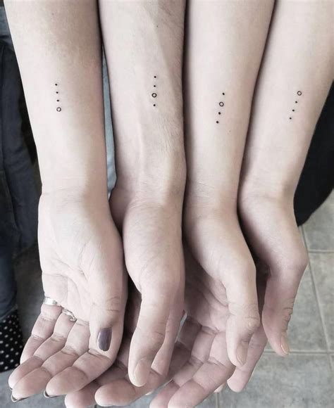 idee tatouage frere|Tatouage frère et sœur : 15 idées de tattoo parfait。